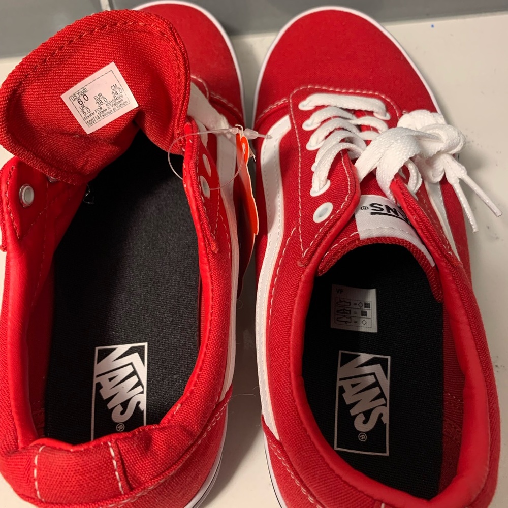 Old Skool Red Vans Sneakers Kids Size 6 ultra rare “VANS” written on the side - Picture 6 of 7